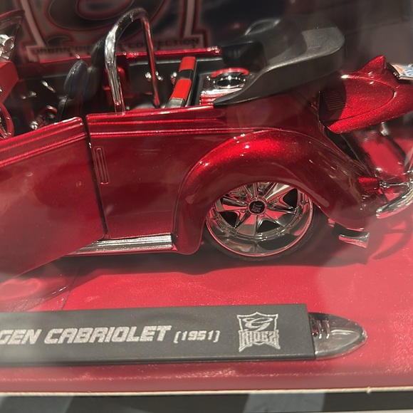 Maison Urban Diecast Collection Volkswagen Cabriolet (1951) Limited Red Car. - Picture 12 of 12
